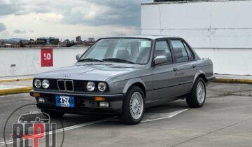 BMW 323i Sedán E30