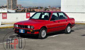 BMW 323i Sedán E30